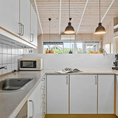 Beautiful In Juelsminde With Sauna Prázdninový dům Sonderby (Midtjylland)